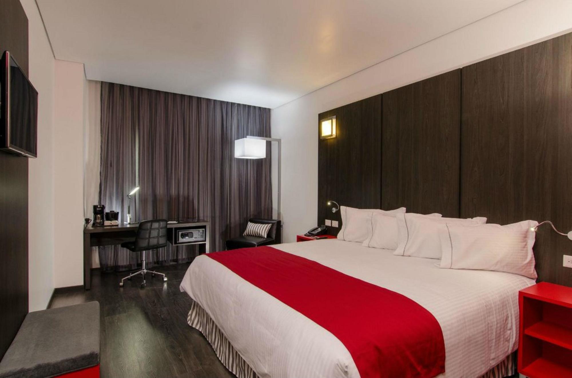 Ramada Encore By Wyndham Queretaro El Salitre Exterior foto
